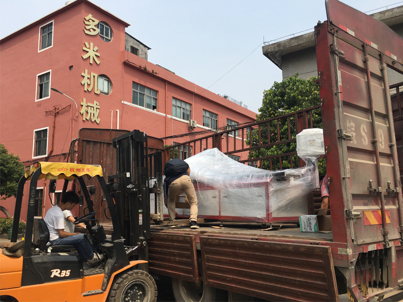 家具方管熱熔機(jī)床，專車發(fā)往山海